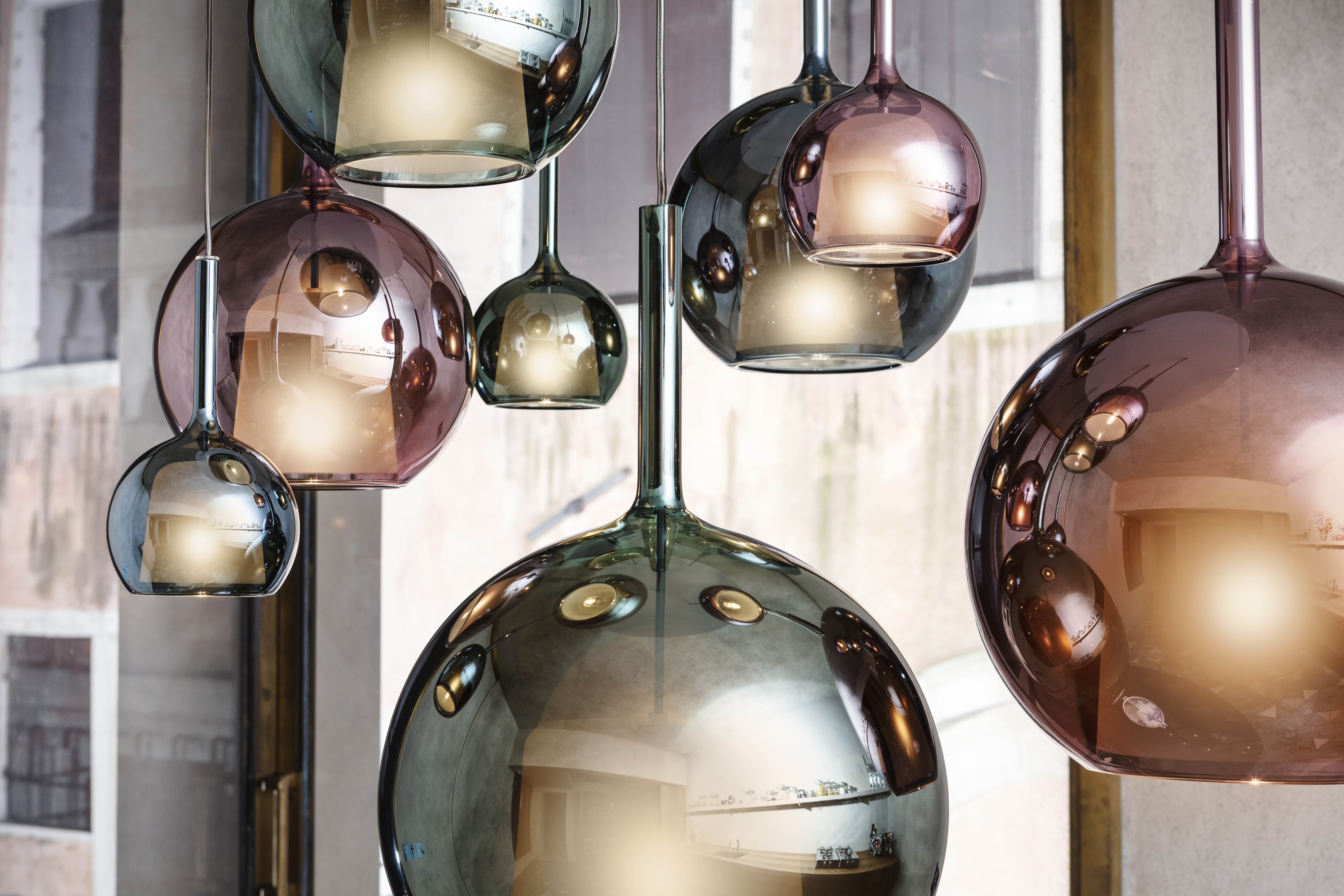 3 x glazen hanglampen - Aladdin Lampen Alkmaar